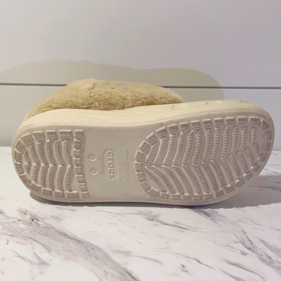 Cozy Beige Fur-Lined Clogs - Picture 3 of 5
